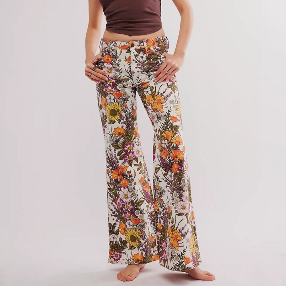 Wrangler Carly Flower Garden Flare - Picture 5 of 10